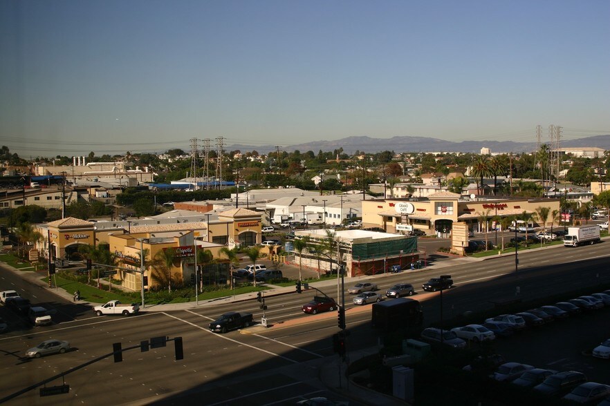 309 N Pacific Coast Hwy, El Segundo, CA for sale - Building Photo - Image 1 of 1