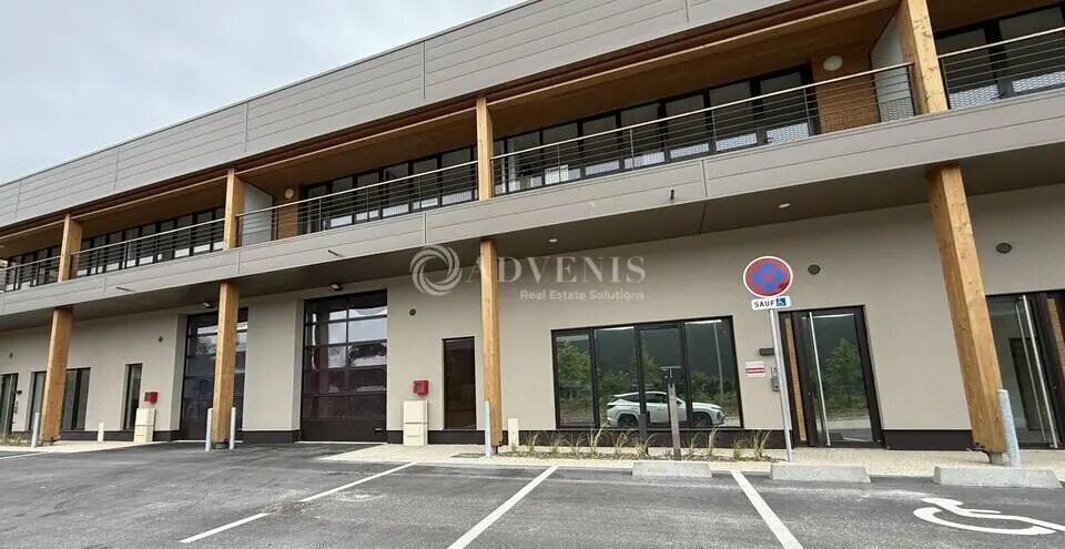 Location Local d'activités 315 m² - Photo 1