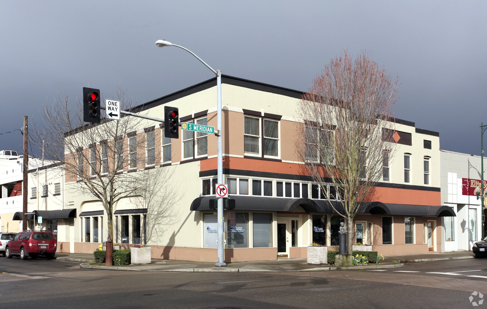 Retail in Puyallup, WA for sale Primary Photo- Image 1 of 1