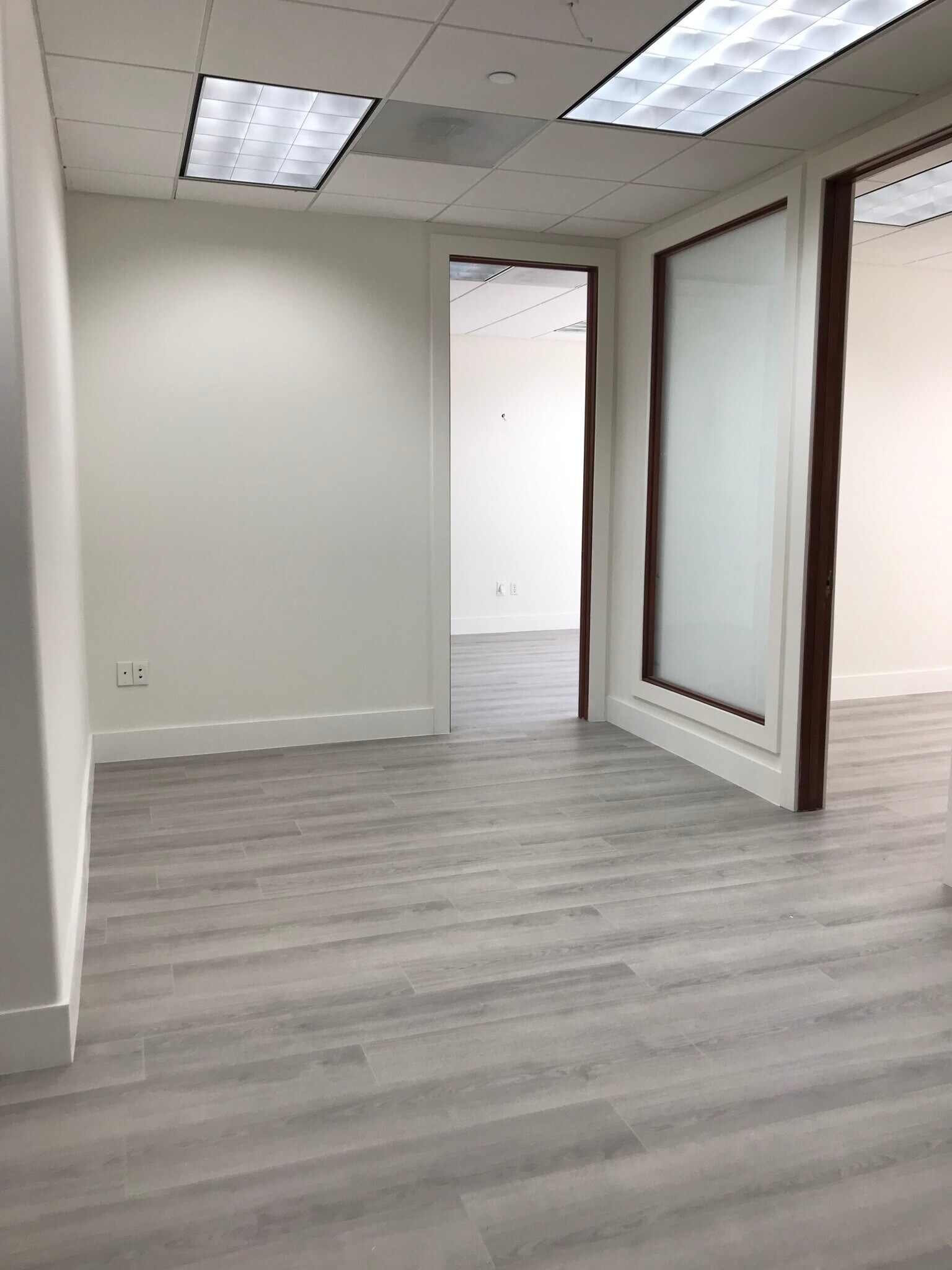 848 Brickell Ave, Miami, FL for lease Interior Photo- Image 1 of 3
