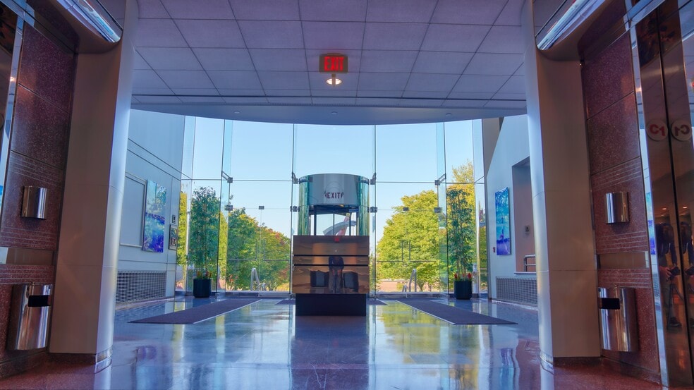 888 Veterans Memorial Hwy, Hauppauge, NY for lease - Interior Photo - Image 3 of 7