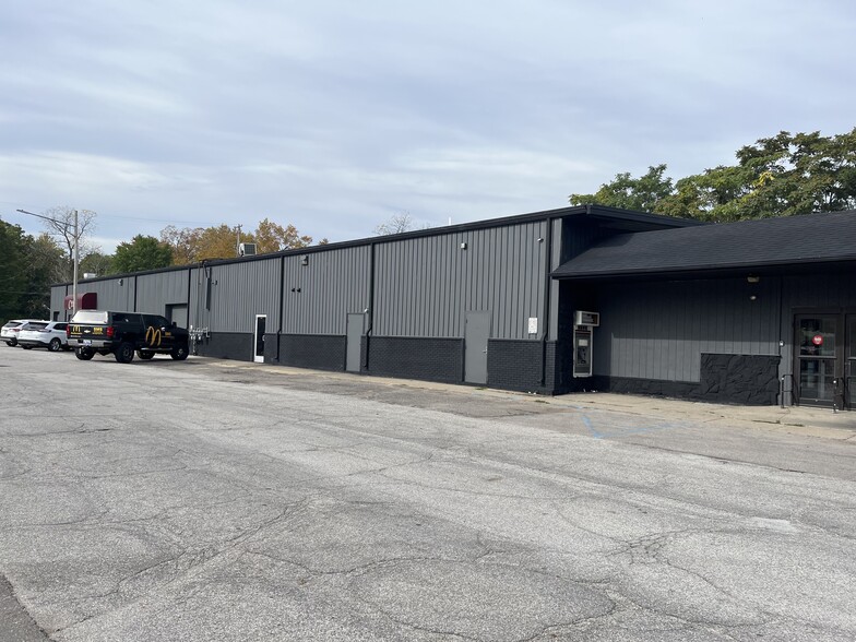 110 S Chapman St, Chesaning, MI for lease - Building Photo - Image 2 of 4