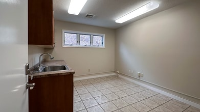 291 Queen St, Bristol, CT for lease Interior Photo- Image 1 of 3