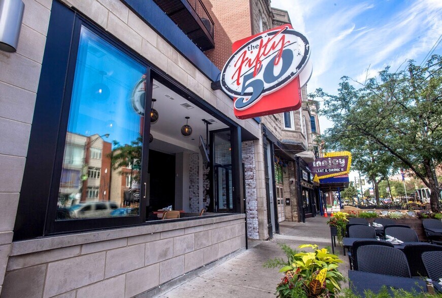 2047 W Division St, Chicago, IL for sale - Primary Photo - Image 1 of 1