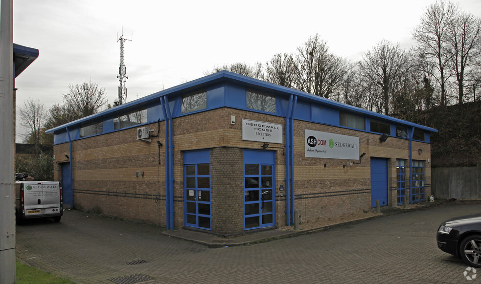 Boscombe Rd, Dunstable for lease - Primary Photo - Image 1 of 2