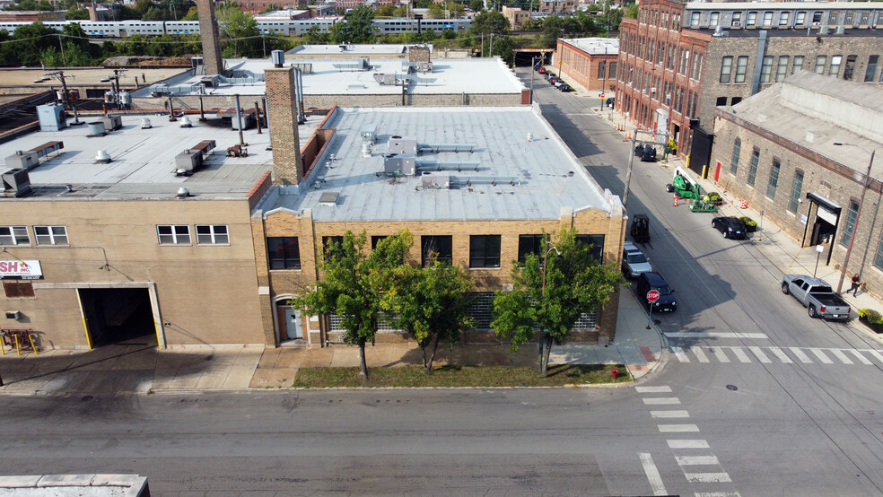 2100 W Fulton St, Chicago, IL for sale - Building Photo - Image 2 of 2