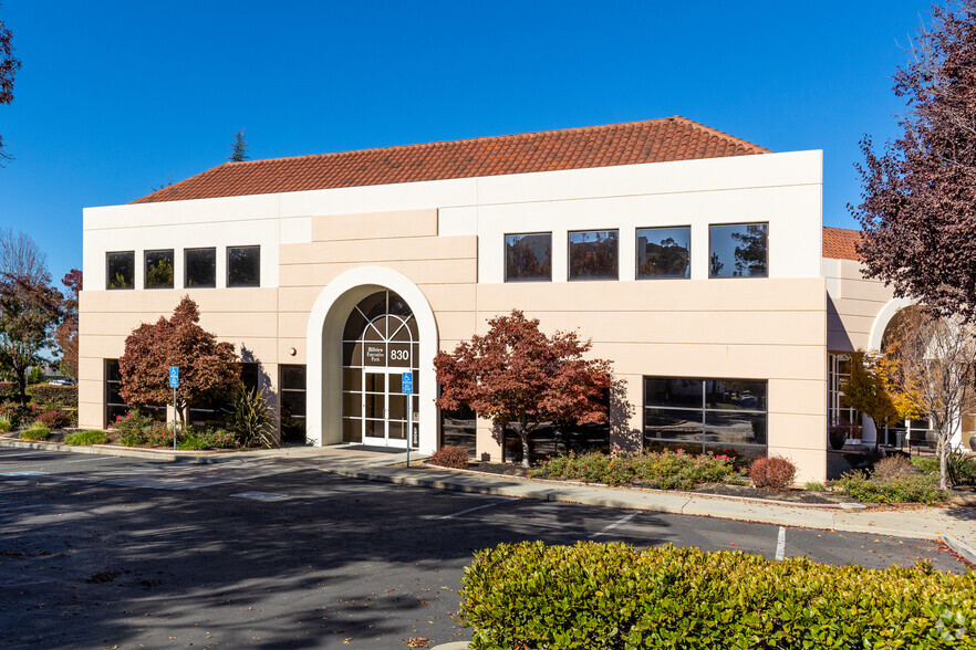 830-920 Hillview Ct, Milpitas, CA for lease - Primary Photo - Image 1 of 2