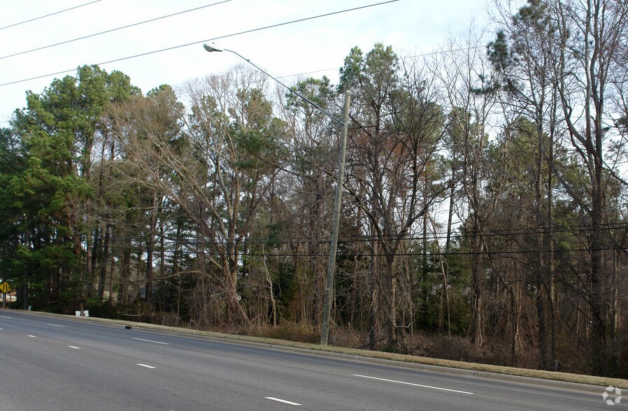1106 N Arendell Ave, Zebulon, NC for sale - Primary Photo - Image 1 of 1