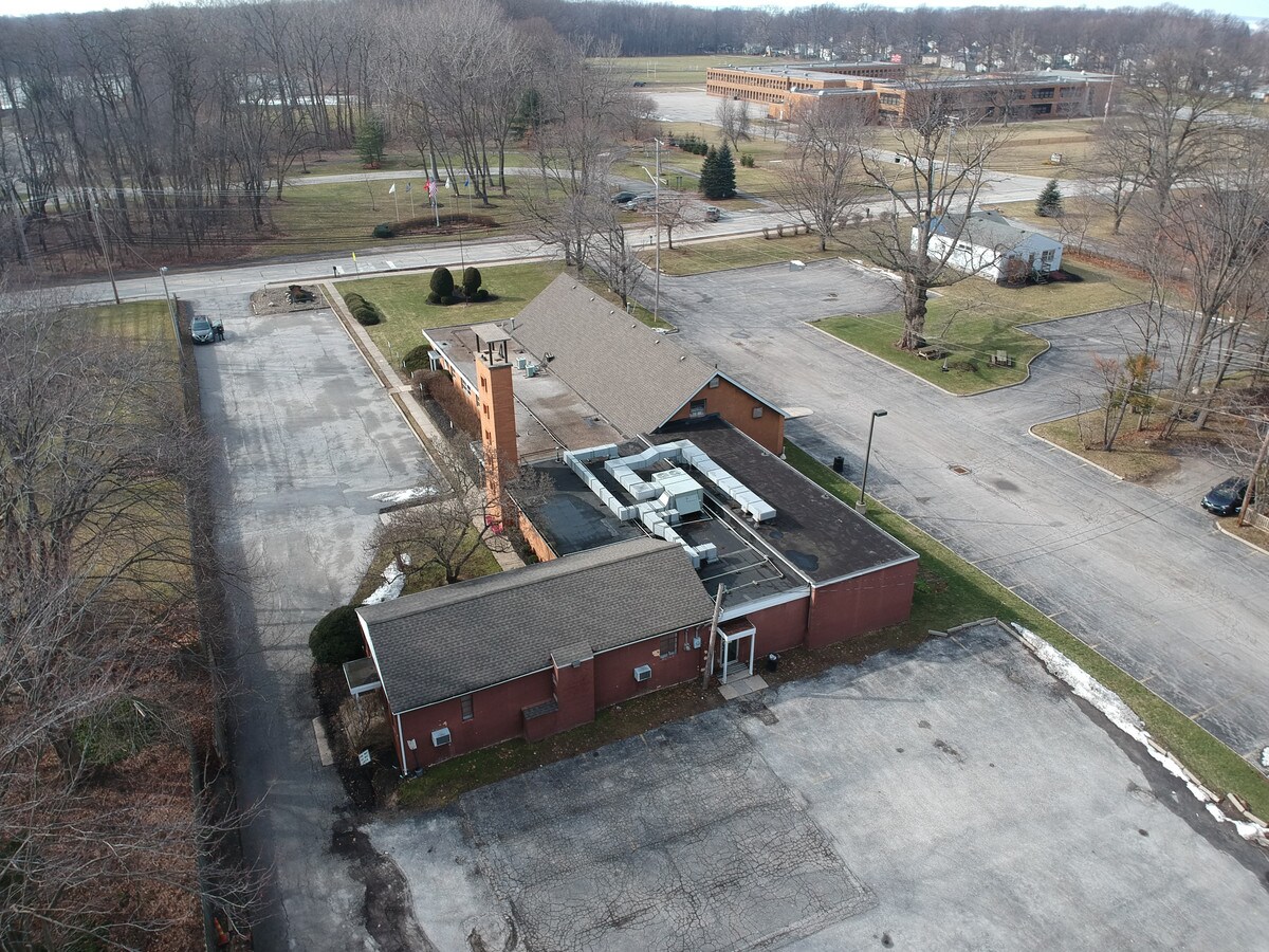 5733 Hopkins Rd, Mentor, OH 44060