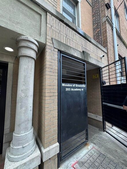 203 ACADEMY St, Jersey City, NJ for lease - Building Photo - Image 2 of 34