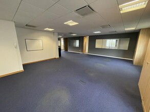 Premier Way, Elland for lease Interior Photo- Image 1 of 9