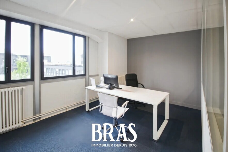 Office in Nantes for lease - Interior Photo - Image 2 of 4