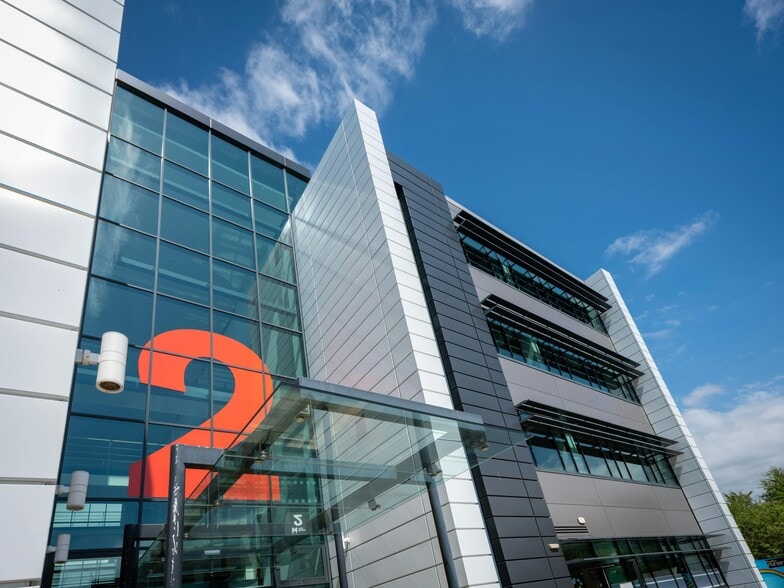 Parklands Ave, Holytown for lease - Building Photo - Image 2 of 9