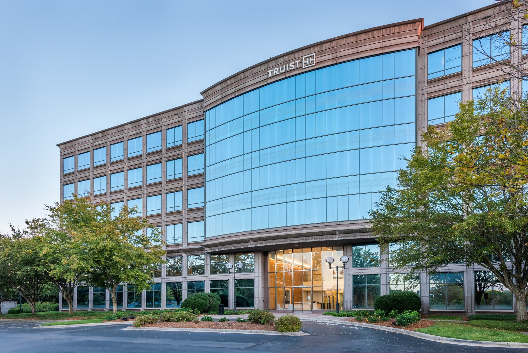 2320 Cascade Pointe Blvd, Charlotte, NC 28208 LakePointe Corporate