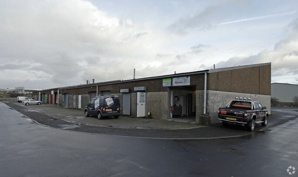 14-20 Whitfield Dr, Ayr for sale - Primary Photo - Image 1 of 1