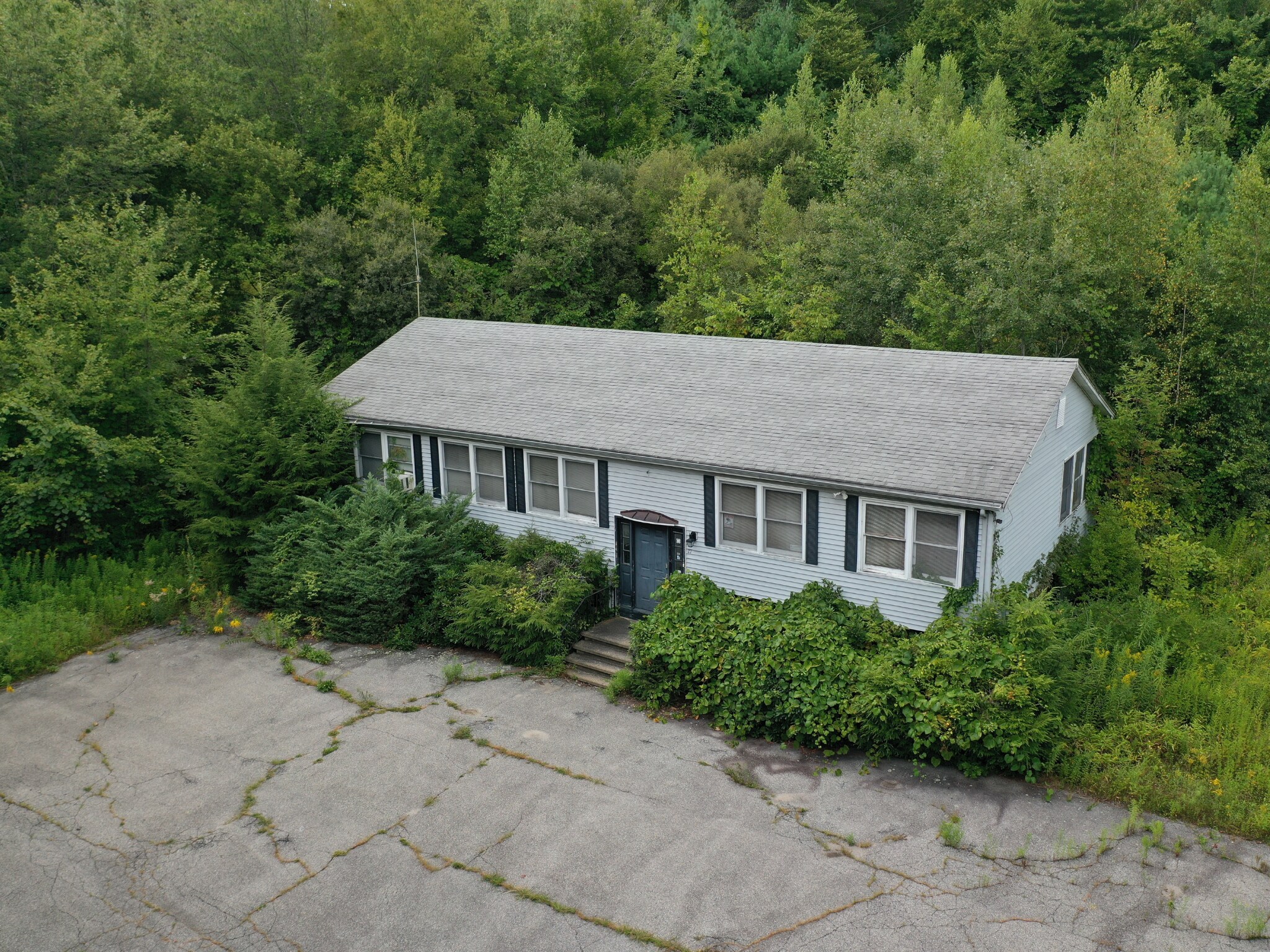27 Douglas Rd, Webster, MA for sale Building Photo- Image 1 of 22