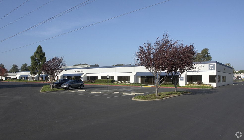 3556-3566 Investment Blvd, Hayward, CA for lease - Primary Photo - Image 1 of 10