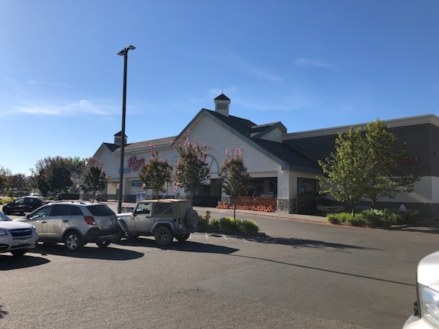 1105-1129 S Cloverdale Blvd, Cloverdale, CA for lease - Building Photo - Image 2 of 5