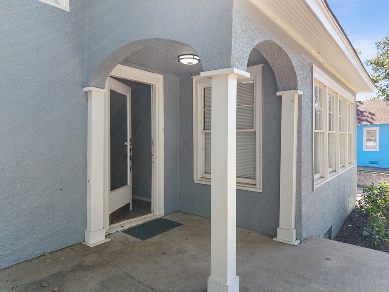 1703 S Quaker Ave, Tulsa, OK for sale - Building Photo - Image 2 of 40