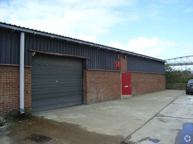 Victoria Rd, Dartford for lease - Building Photo - Image 2 of 4