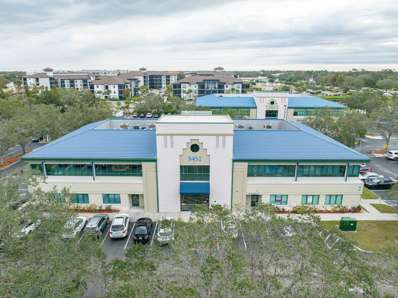 2401 University Pky, Sarasota, FL for lease - Building Photo - Image 3 of 9