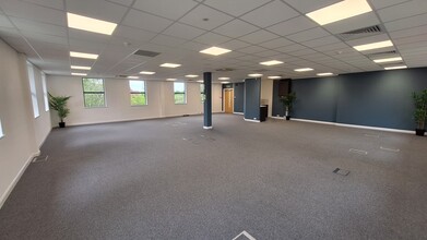 Blackbrook Park Ave, Taunton for lease Interior Photo- Image 1 of 5