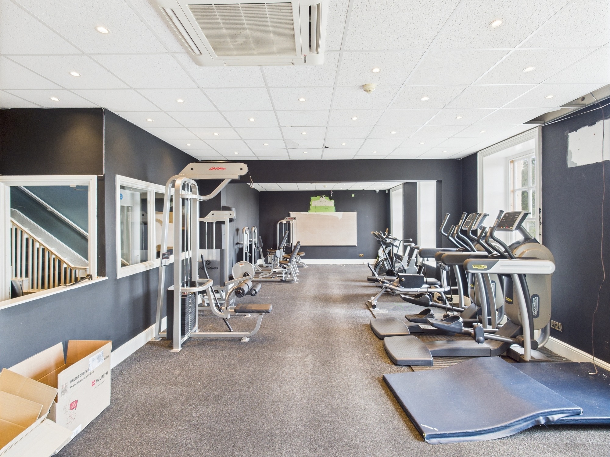 Great North Rd, Doncaster for lease Interior Photo- Image 1 of 5