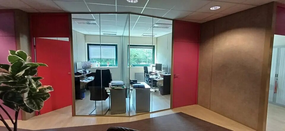 Office in Caen for lease - Interior Photo - Image 3 of 7