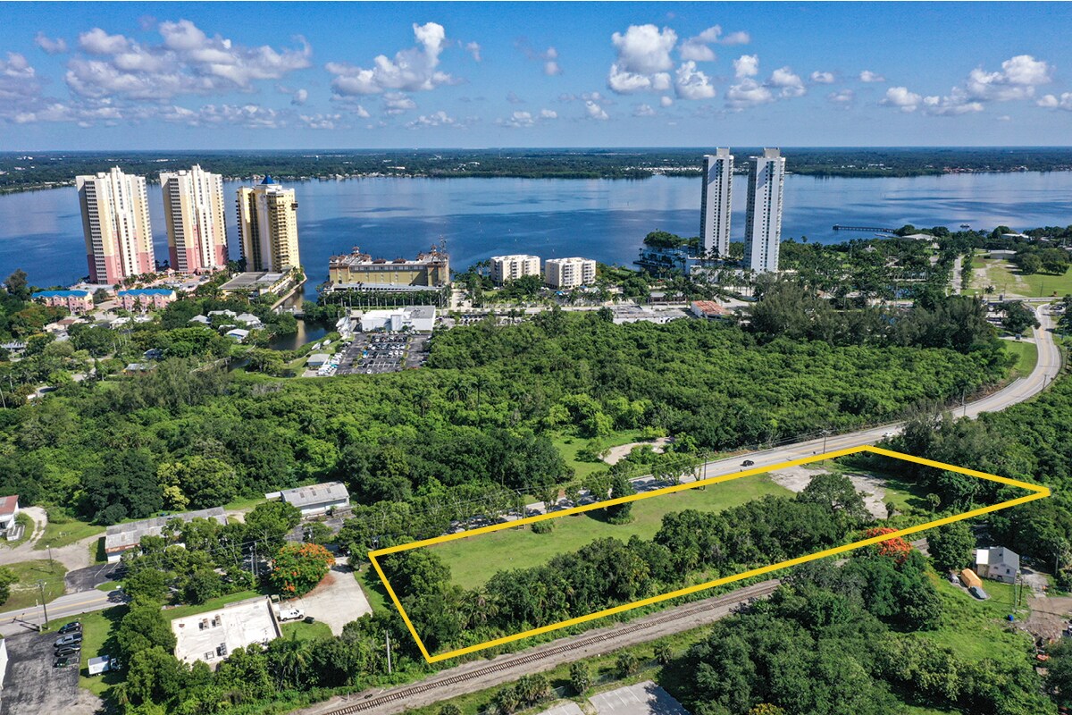 14611501 Seaboard St, Fort Myers, FL 33916