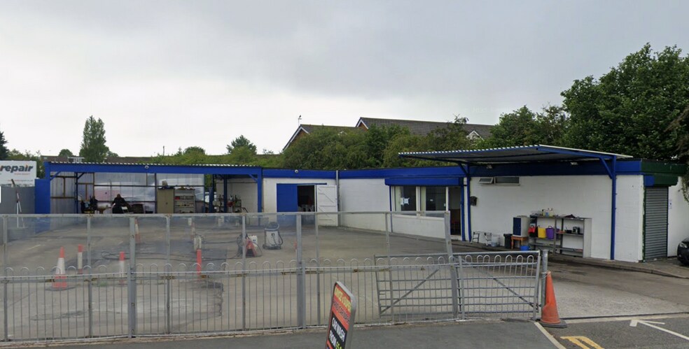 10 Holywell Rd, Deeside for sale - Primary Photo - Image 1 of 2