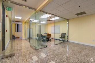 15535 San Fernando Mission Blvd, San Fernando, CA for lease Interior Photo- Image 2 of 5