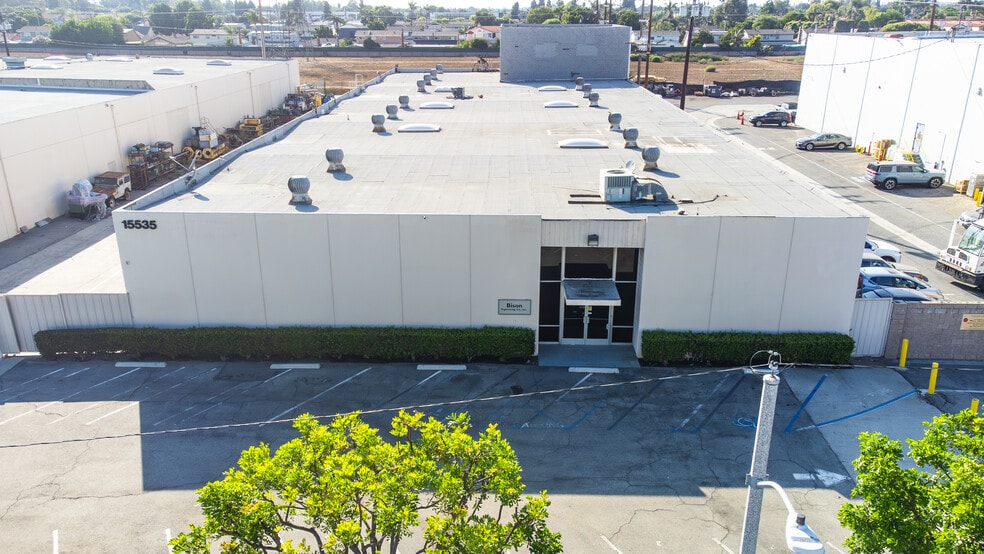 15535 Texaco Ave, Paramount, CA for sale - Building Photo - Image 2 of 6
