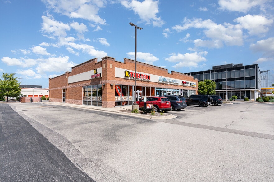 5942-5948 W Touhy Ave, Niles, IL for lease - Building Photo - Image 3 of 5