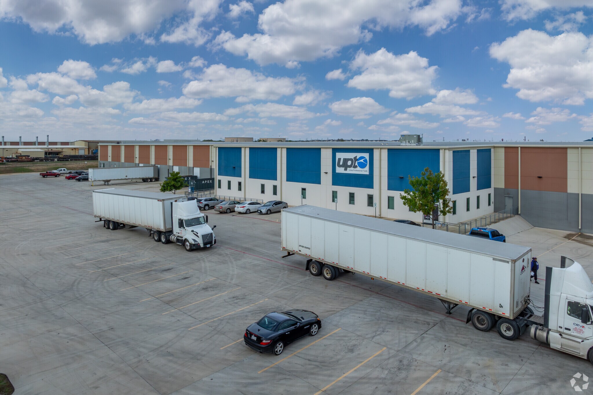 7042 Industrial Way, San Antonio, TX for sale Primary Photo- Image 1 of 1