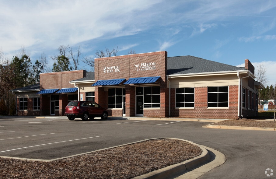 151 Quarrystone Cir, Cary, NC for lease - Primary Photo - Image 1 of 4