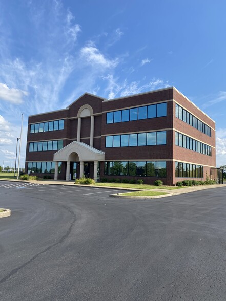 300 Southtown Blvd, Owensboro, KY for lease - Building Photo - Image 1 of 14