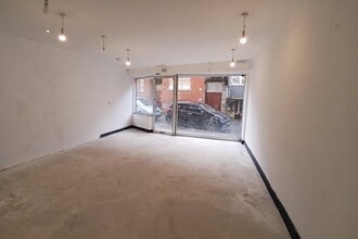 6 Kings Rd E, Swanage for lease Interior Photo- Image 2 of 3