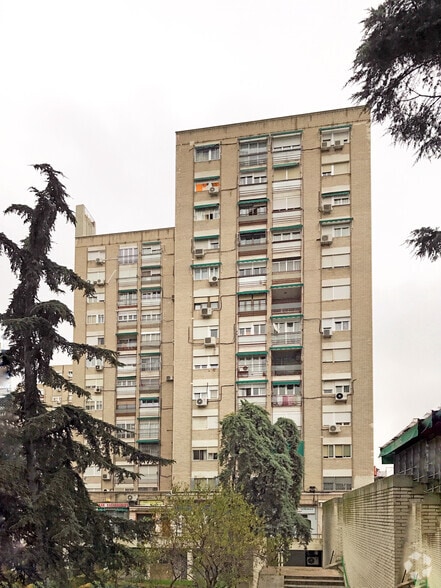 Retail in Madrid, Madrid for lease - Primary Photo - Image 1 of 2