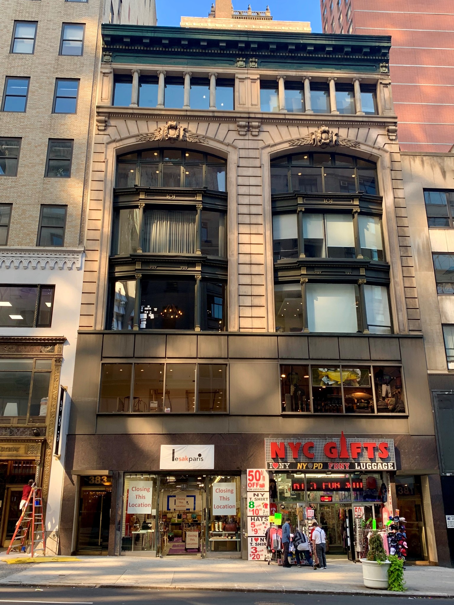 381-383 Fifth Ave, New York, NY for lease Building Photo- Image 1 of 7