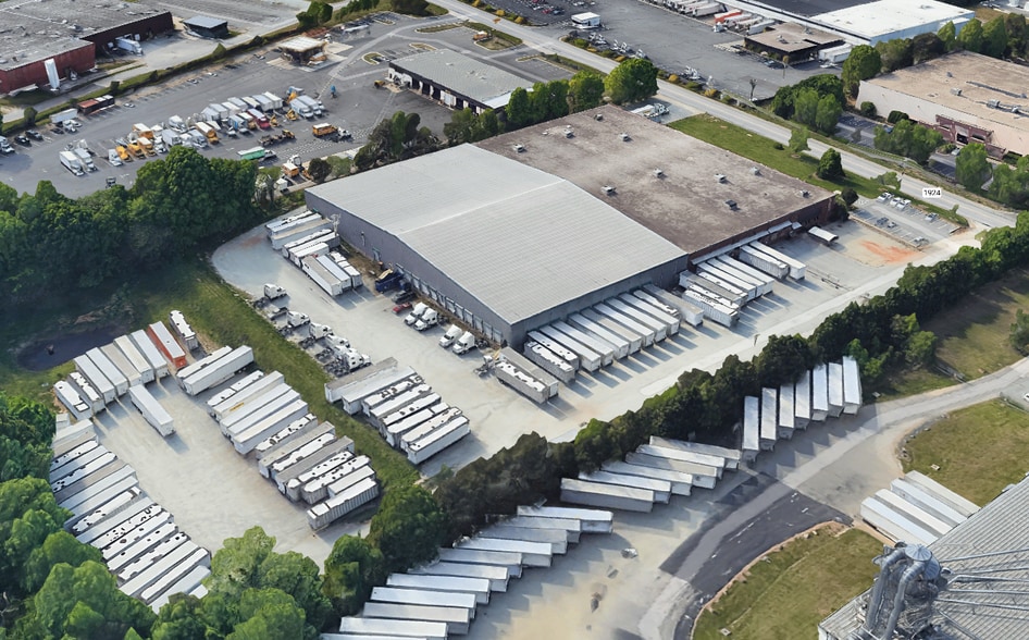 8425 Triad Dr, Greensboro, NC for sale - Building Photo - Image 2 of 3