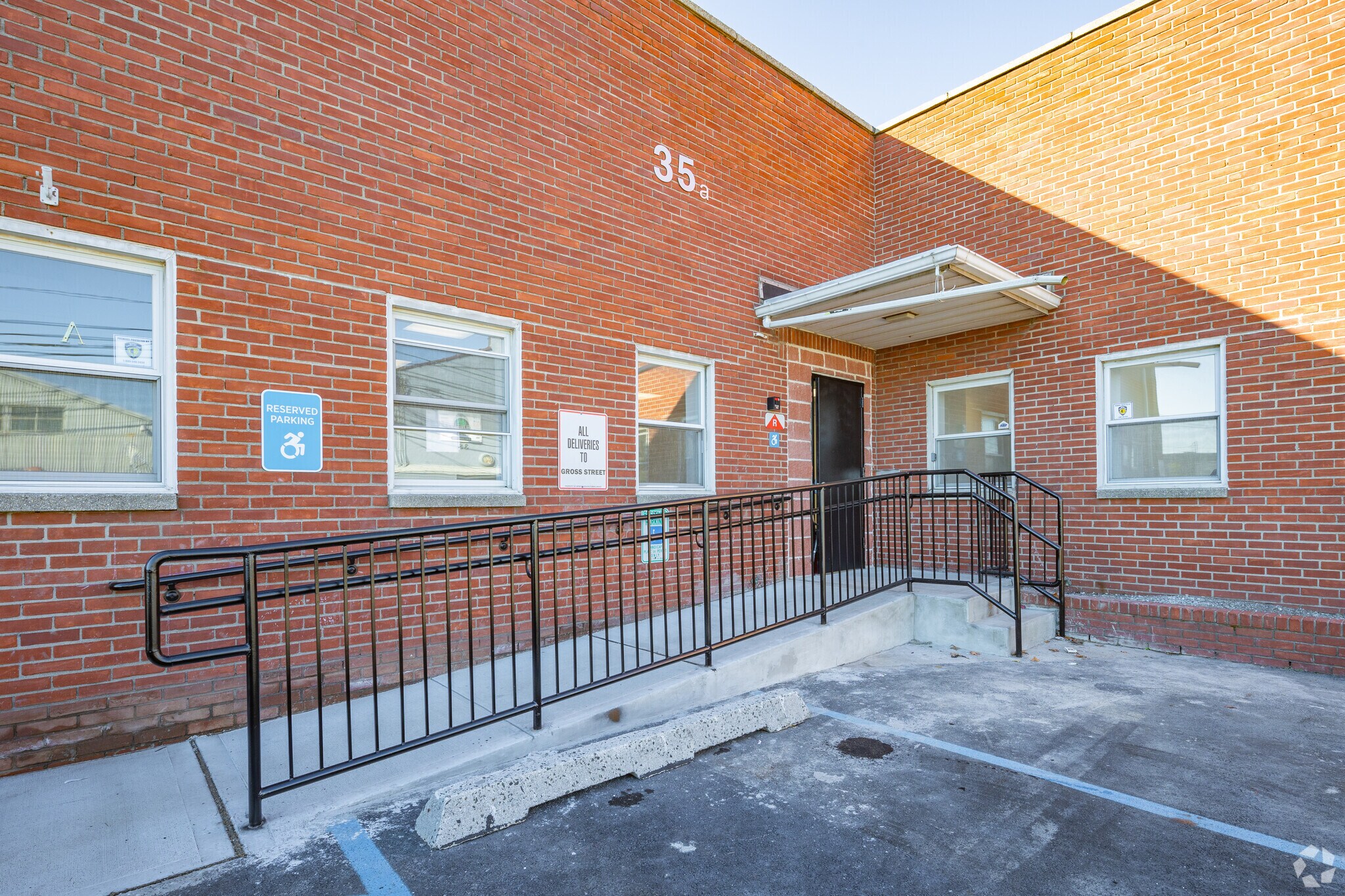 35 Obrien St, Kearny, NJ 07032 ReadySpaces Kearny