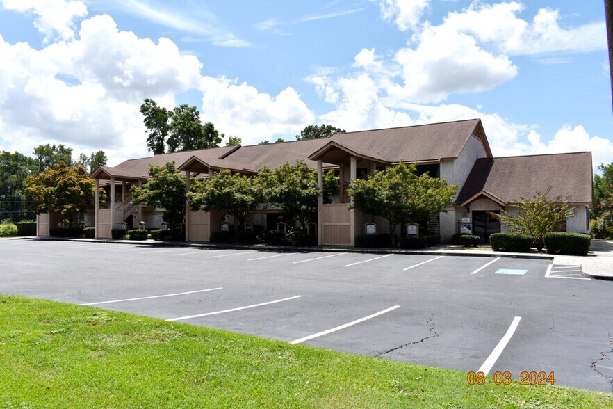 10500 Abercorn St, Savannah, GA for sale - Building Photo - Image 1 of 1