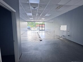 2710a Gentry Memorial Hwy, Pickens, SC for lease Interior Photo- Image 2 of 9