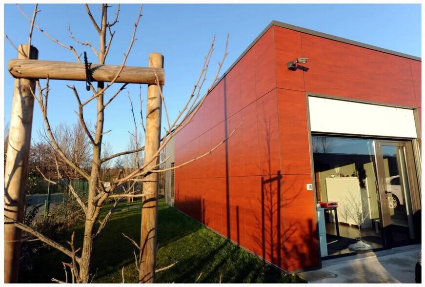 Flex in Montrabé for lease - Building Photo - Image 2 of 8