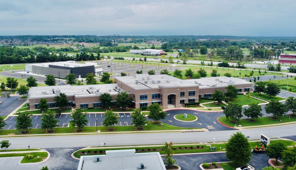 3605 W Southern Hills Blvd, Rogers, AR for sale - Building Photo - Image 1 of 11