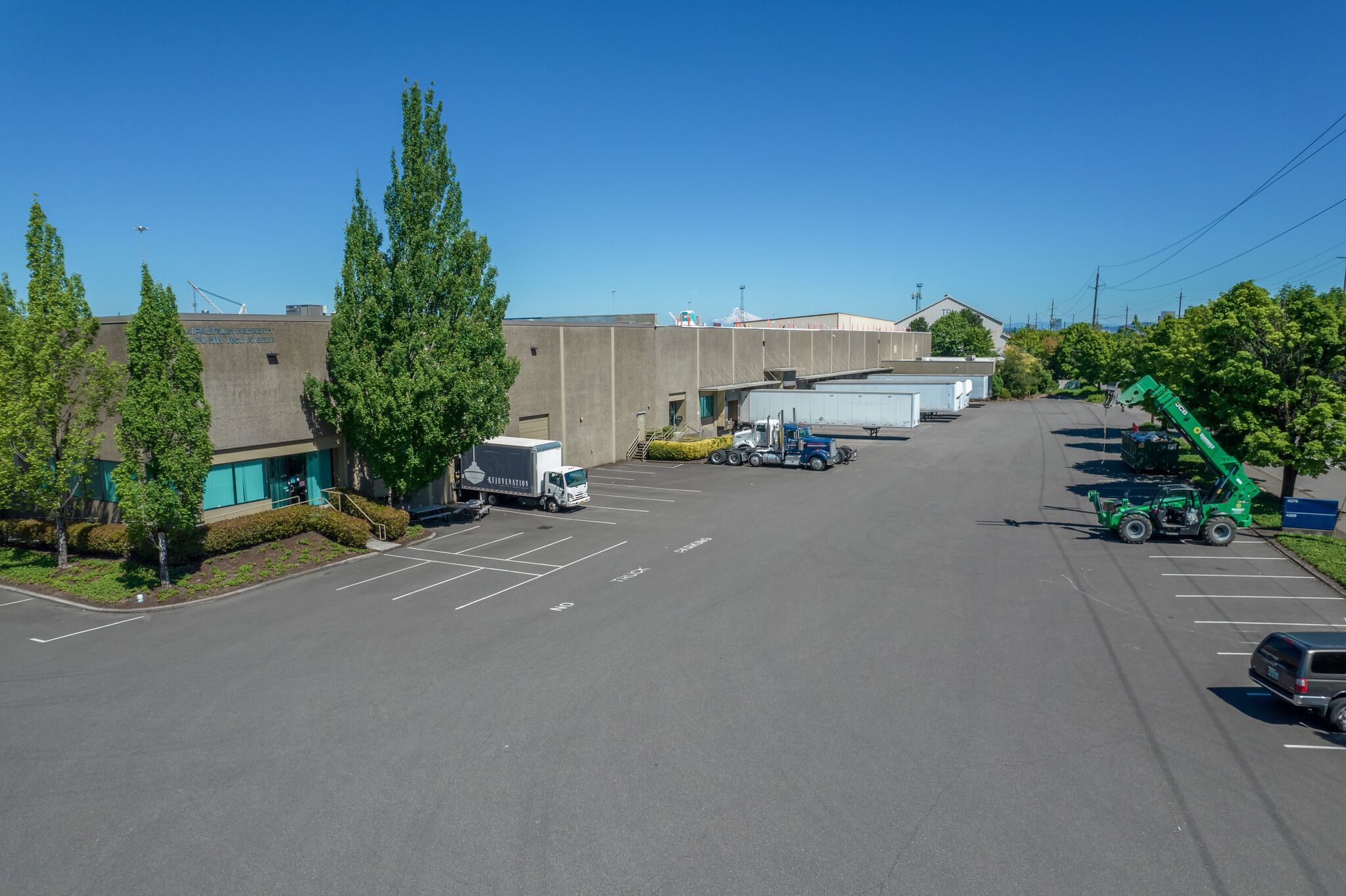 4240-4270 NW Yeon Ave, Portland, OR for lease Building Photo- Image 1 of 1