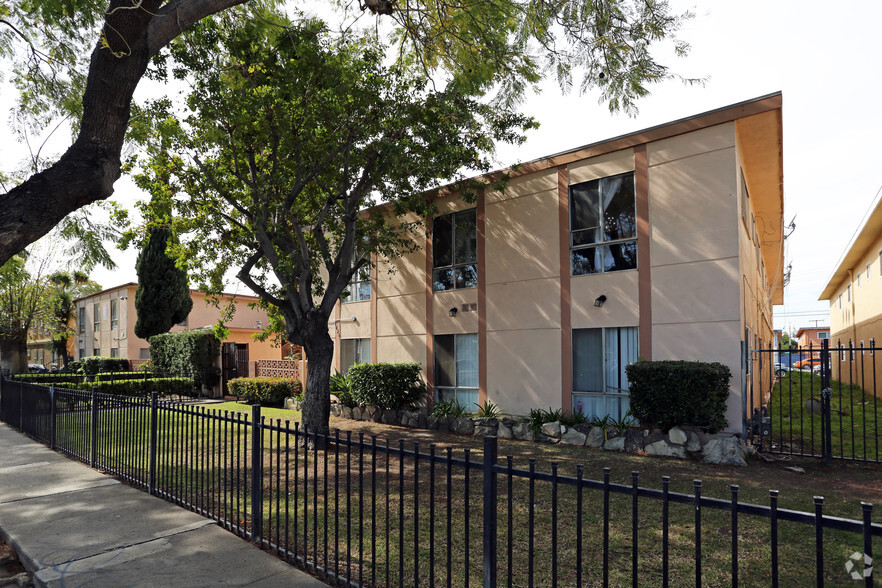 1426 Minnie St, Santa Ana, CA for sale - Primary Photo - Image 1 of 17