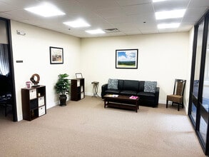 6 Manor Pky, Salem, NH for lease Interior Photo- Image 2 of 7