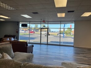 1430 W Kearney St, Springfield, MO for sale Interior Photo- Image 2 of 10