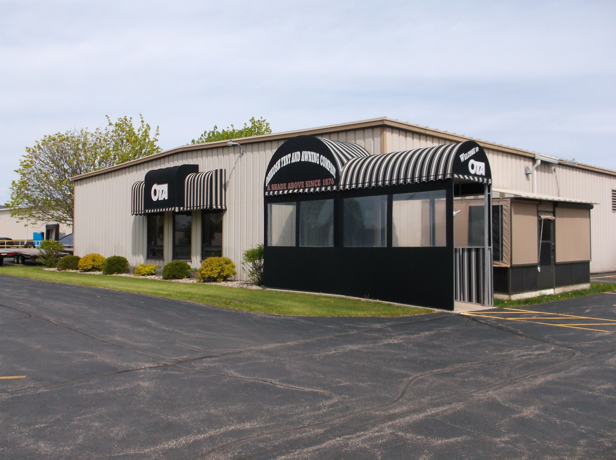 110 E Fernau Ave, Oshkosh, WI for sale Primary Photo- Image 1 of 1